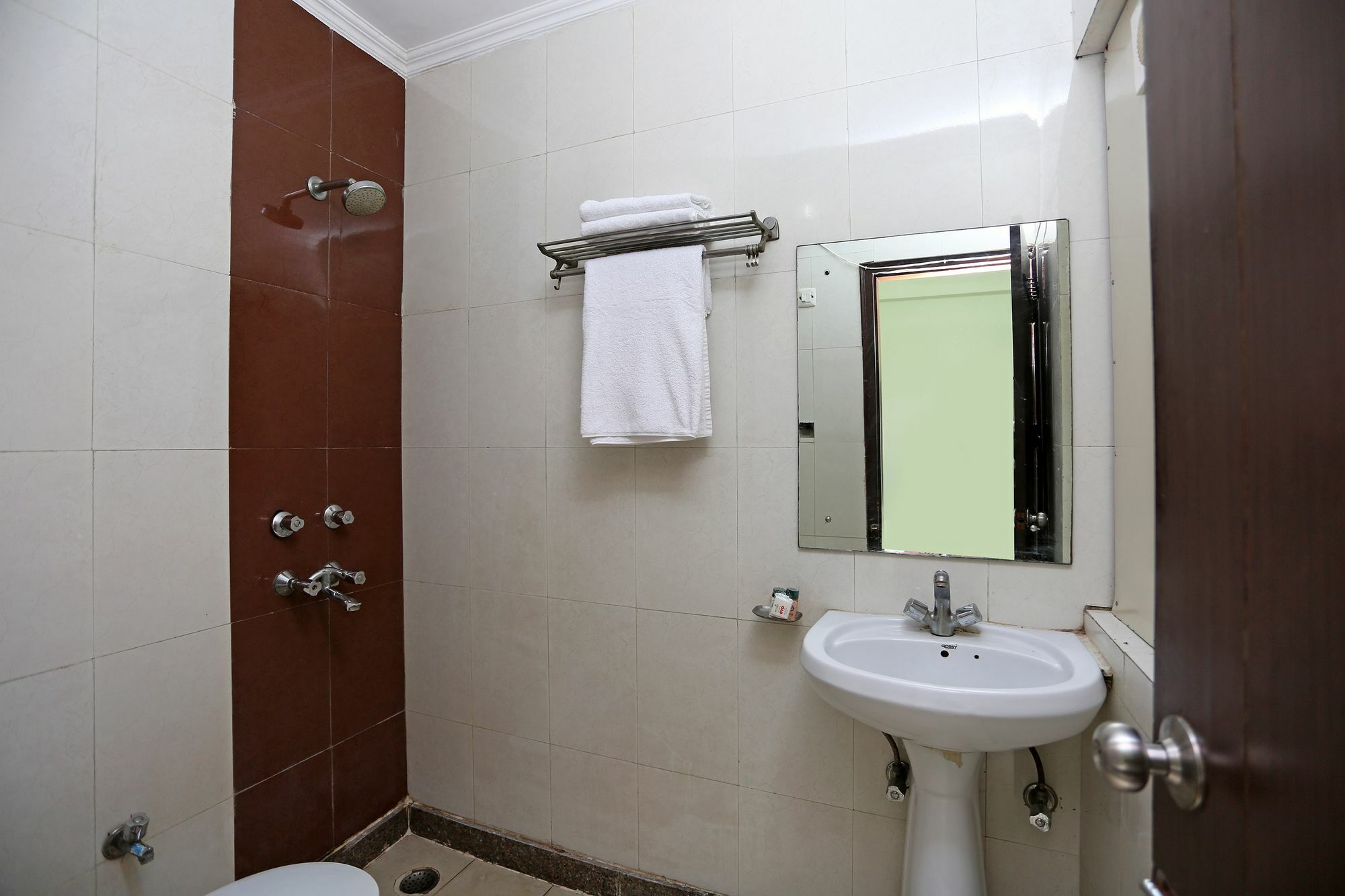 Hotel Aero Look New Delhi Buitenkant foto
