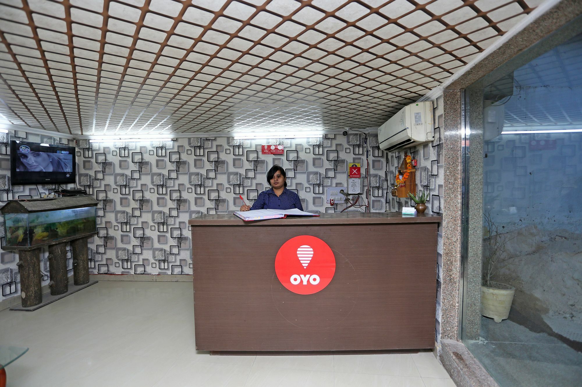 Hotel Aero Look New Delhi Buitenkant foto
